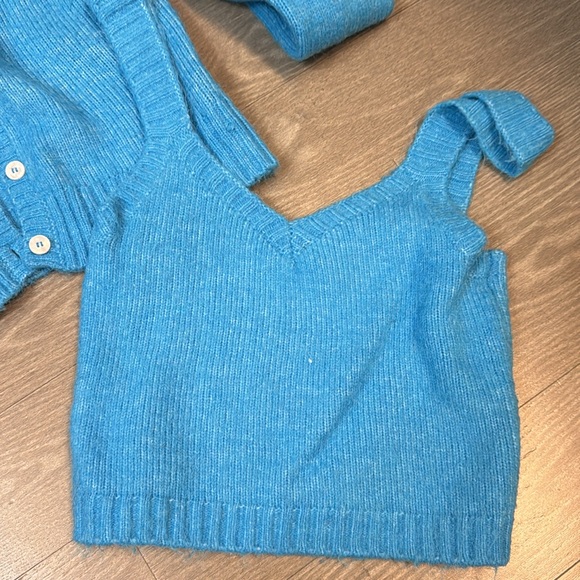 Zara two piece sweater set size small sweater and medium top - Picture 2 of 4